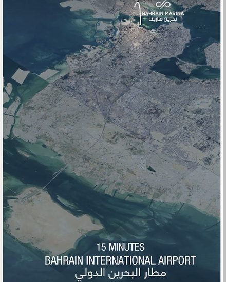 Location as the lead message: fifteen minutes from the airport, thirty from the causeway.